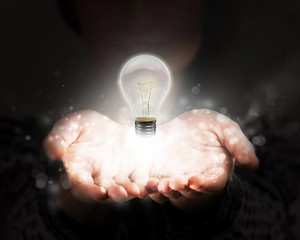 我和朋友2人准备到重庆大足石刻玩3天。。自助的  是学生。。那有便宜的住宿不？